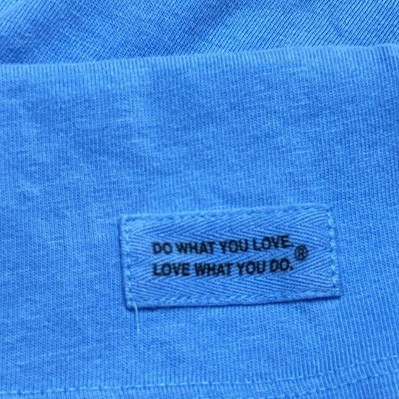 Life is Good Women's Crusher Tee - Tie Dye Beach Chairs Dog Size S NWT - Picture 3 of 5